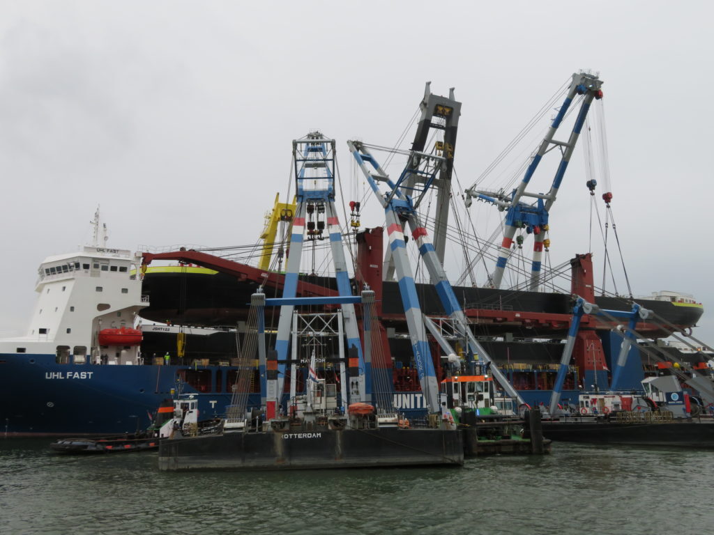 Port of Rotterdam Heavy Lift with 5 Floating Cranes
