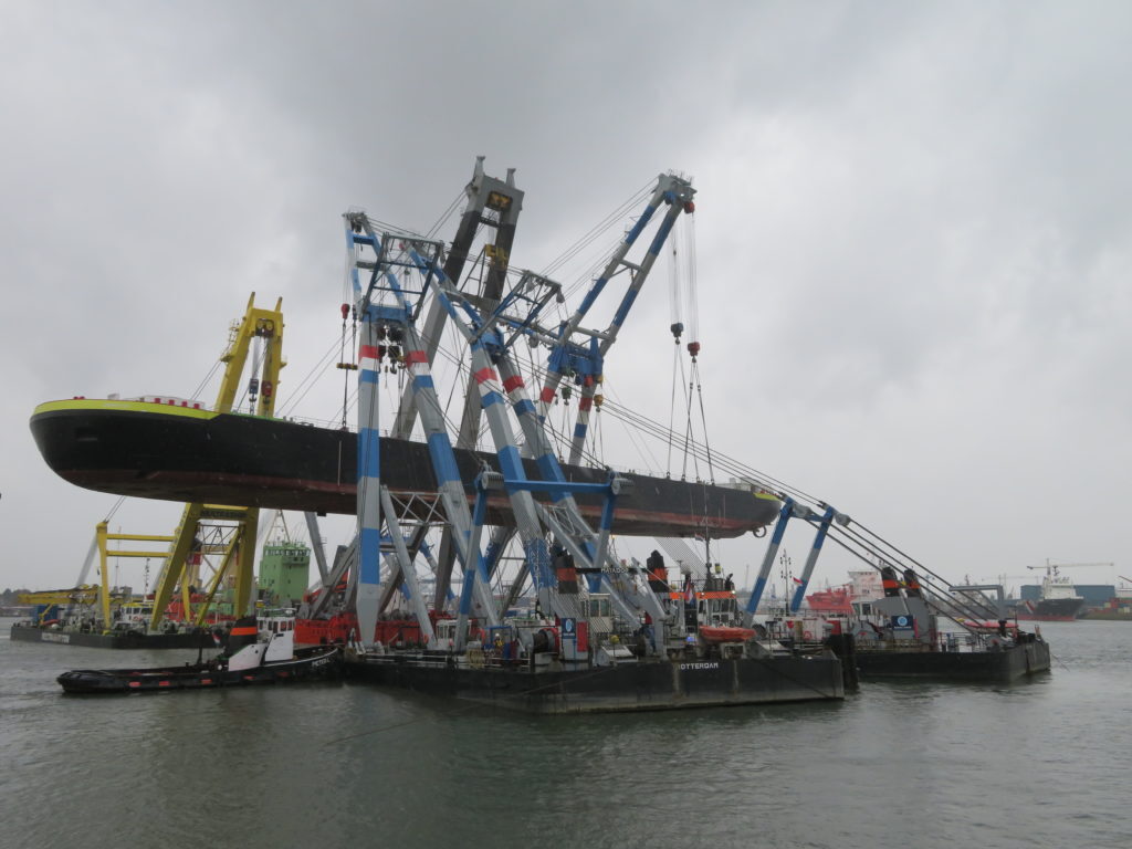 Port of Rotterdam Heavy Lift with 5 Floating Cranes