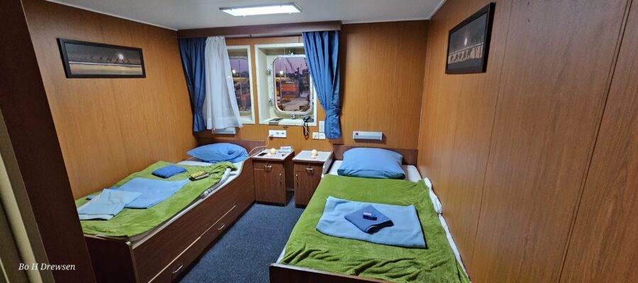 mv Bright Sky Cabin